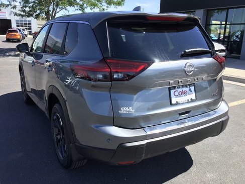 New 2025 Nissan Rogue SV image 4