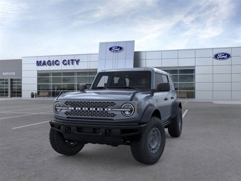 New 2025 Ford Bronco Badlands w/ Sasquatch Package image 2