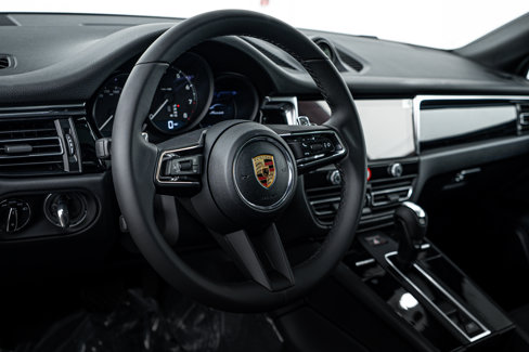 New 2026 Porsche Macan image 13