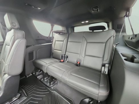 Certified 2022 Chevrolet Suburban High Country image 18