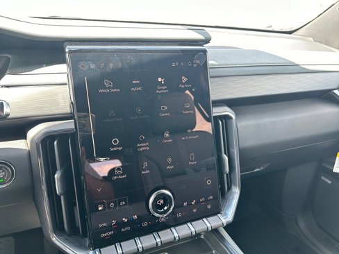 New 2026 GMC Acadia AT4 w/ Luxury Package image 16