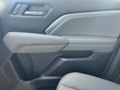 New 2026 Chevrolet Colorado ZR2 w/ Technology Package image 12