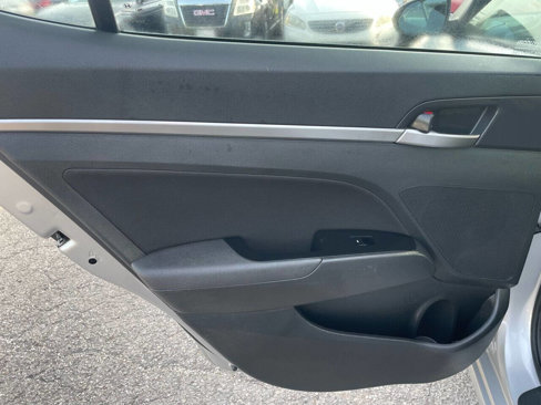 Used 2019 Hyundai Elantra SEL w/ Cargo Package image 18
