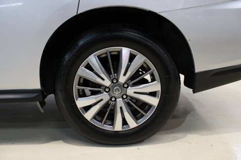 Used 2020 Nissan Pathfinder SL image 10