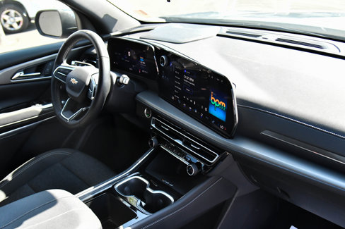 Used 2025 Chevrolet Traverse LT image 49