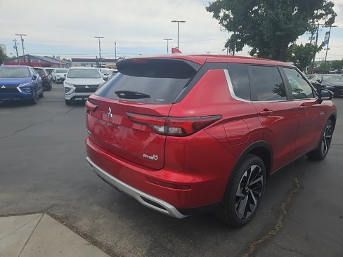New 2025 Mitsubishi Outlander SE image 9