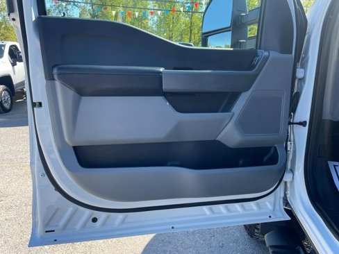Used 2023 Ford F250 XLT w/ Snow Plow Prep Package image 11