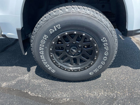 Used 2024 Chevrolet Colorado W/T image 3