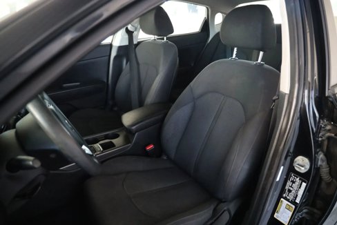 Used 2018 Kia Optima LX image 2