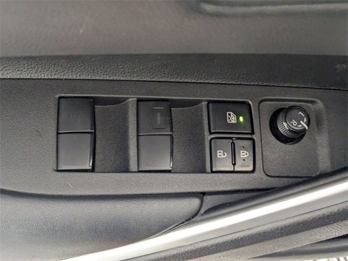 Used 2024 Toyota Corolla Cross LE image 11