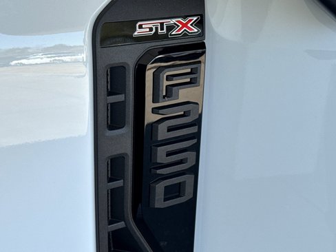 New 2025 Ford F250 XLT image 27