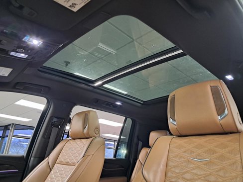 Used 2022 Cadillac Escalade ESV Premium Luxury image 8