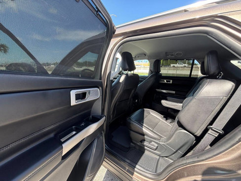 Used 2021 Ford Explorer Limited w/ Equipment Group 301A image 11