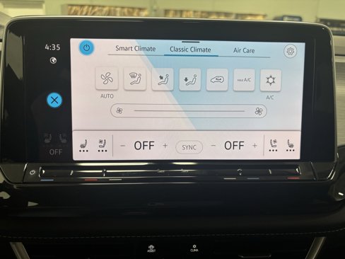 New 2026 Volkswagen Atlas Cross Sport SE image 36