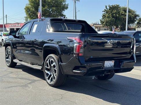 Used 2024 Chevrolet Silverado EV RST image 2