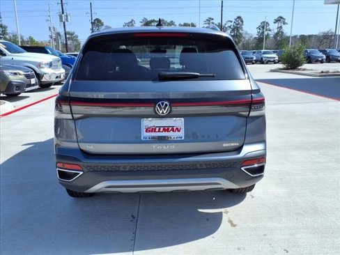 New 2025 Volkswagen Taos SE image 7