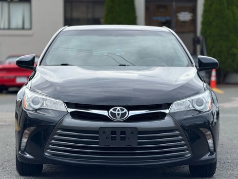Used 2015 Toyota Camry LE image 3