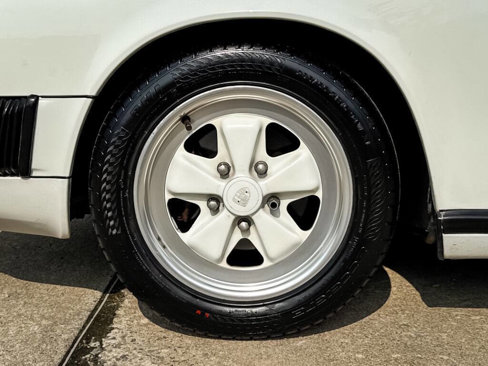 Used 1986 Porsche 911 Carrera image 5