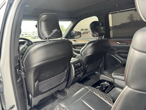 Used 2021 Jeep Grand Cherokee L Summit w/ Luxury Tech Group V image 18