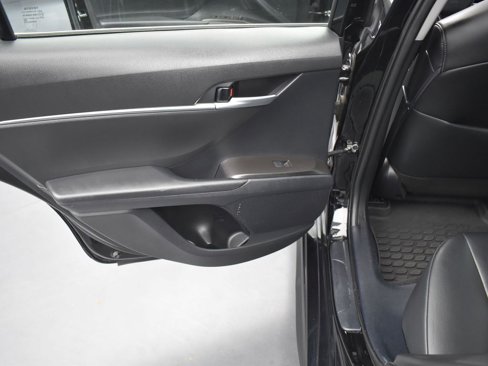 Used 2024 Toyota Camry SE image 29