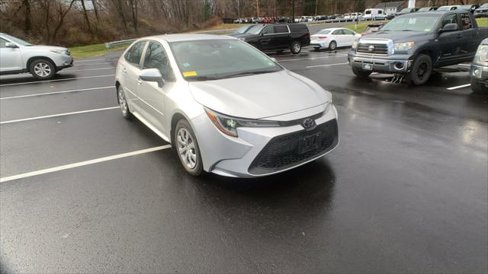 Certified 2022 Toyota Corolla LE image 1