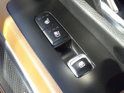 Used 2022 Kia Telluride SX w/ SX Prestige Package image 18
