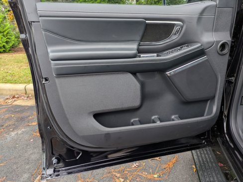 New 2025 Ford Expedition Max Platinum w/ Stealth Appearance Package image 9
