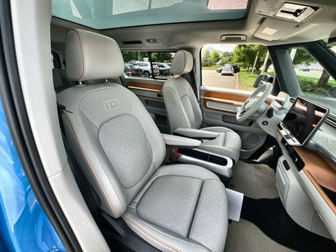 New 2025 Volkswagen ID. Buzz 1st Edition image 25
