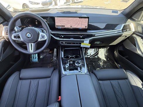 New 2026 BMW X7 M60i w/ Climate Comfort Package image 27