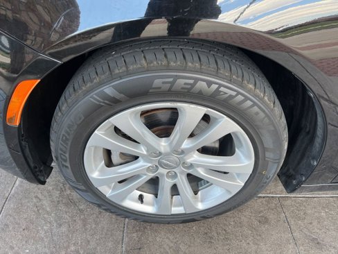 Used 2015 Chrysler 200 Limited w/ Convenience Group image 22
