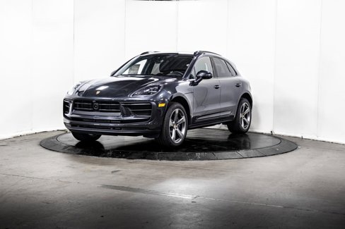 Used 2024 Porsche Macan image 1