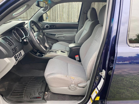 Used 2013 Toyota Tacoma 4x4 Double Cab image 2