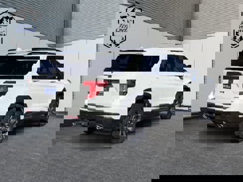 Certified 2023 Ford Explorer XLT w/ Equipment Group 202A image 5