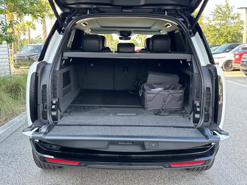 New 2025 Land Rover Range Rover SE image 11