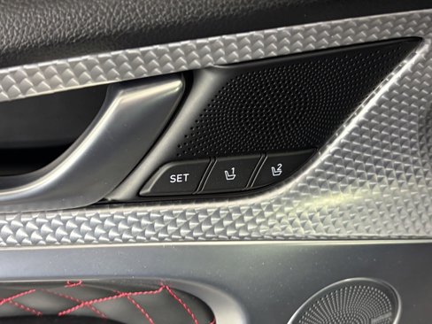 Used 2022 Genesis G70 3.3T image 15