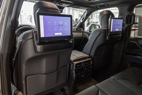 New 2025 Lexus LX 700h Luxury image 9