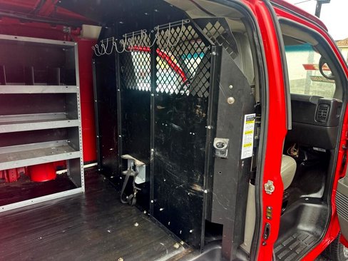 Used 2015 Chevrolet Express 2500 image 39