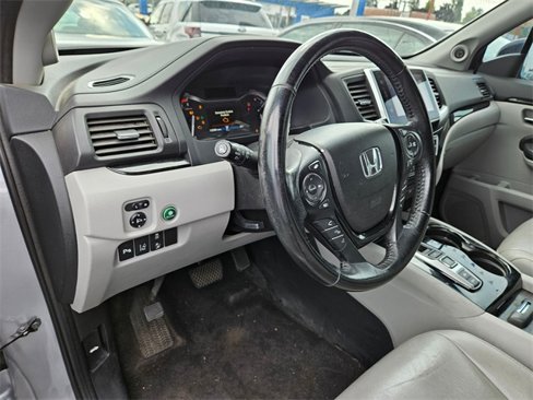 Used 2016 Honda Pilot Touring image 19