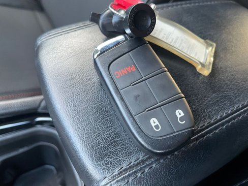Used 2025 Jeep Compass Trailhawk image 22