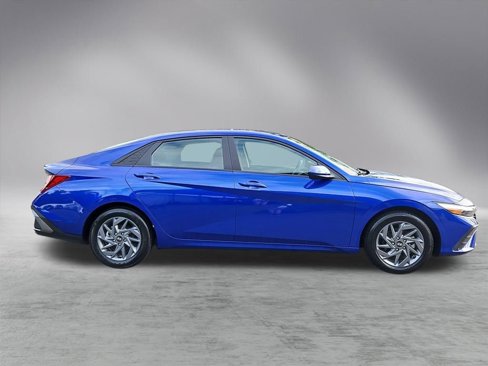 Used 2024 Hyundai Elantra SEL image 8