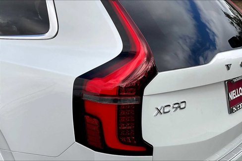 New 2026 Volvo XC90 B6 Plus w/ Protection Package Premier image 25