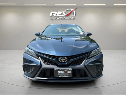 Used 2021 Toyota Camry SE image 8