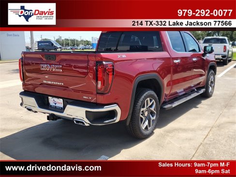New 2026 GMC Sierra 1500 SLT image 3