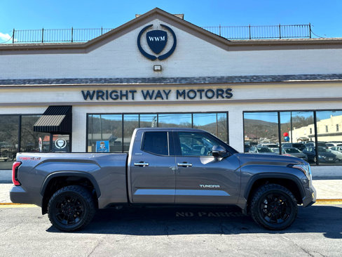 Used 2022 Toyota Tundra Limited image 2
