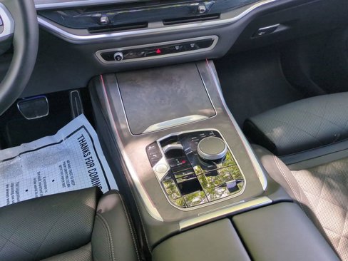 Used 2025 BMW X7 xDrive40i image 18