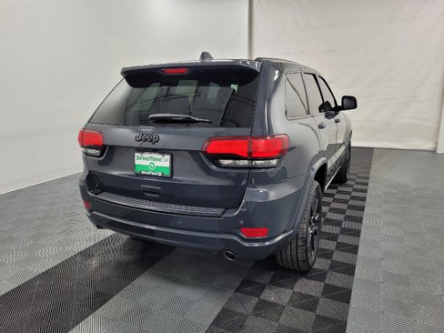 Used 2018 Jeep Grand Cherokee Altitude image 9