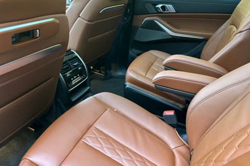 New 2026 BMW X7 M60i image 9