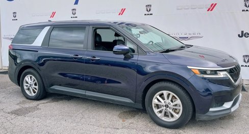 Used 2024 Kia Carnival LX image 7