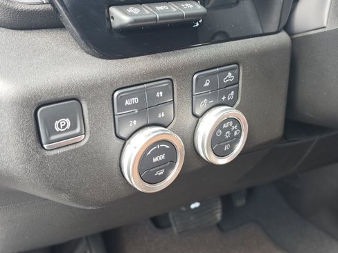 Used 2025 Chevrolet Silverado 1500 High Country w/ Technology Package image 27