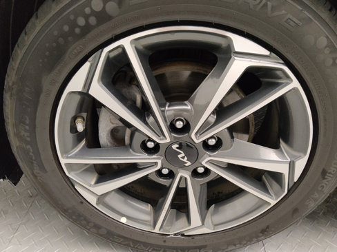Used 2023 Kia Forte LXS image 31